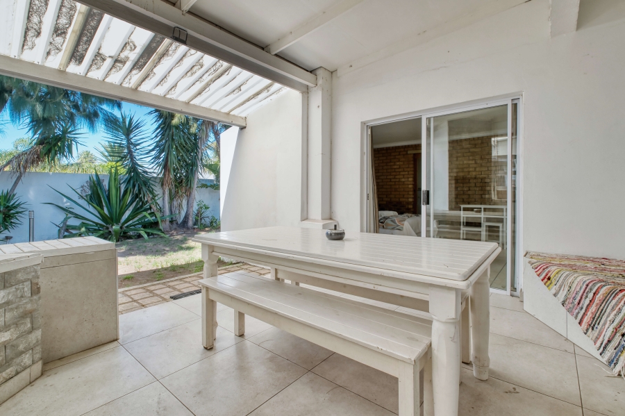 6 Bedroom Property for Sale in Summerstrand Eastern Cape